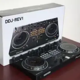 Pioneer DJ REV1 performance pads