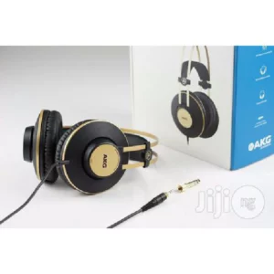 Studio monitoring headphones