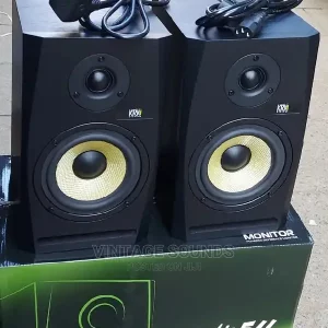 ROKIT 5 studio monitor