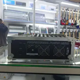 Soundmaster 8-channel powered mixer Kenya