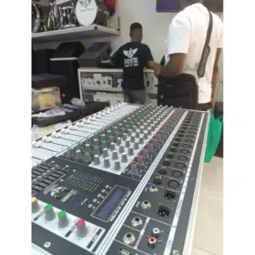portable powered mixer Kenya (1)