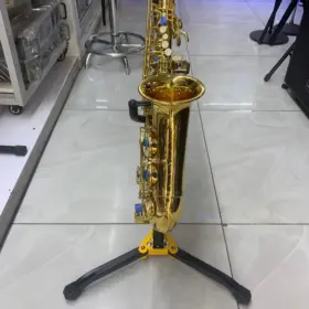 saxophone stand